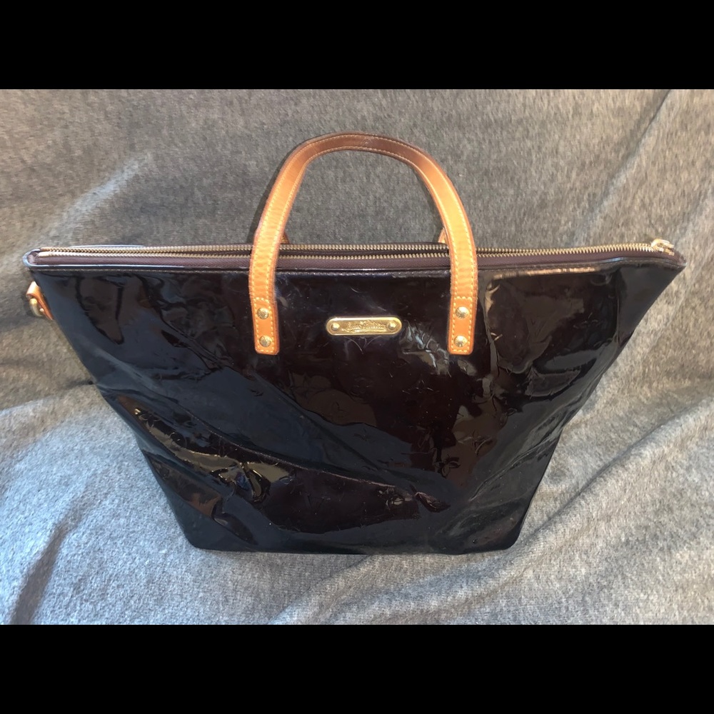 Louis Vuitton Vernis Bellevue PM Tote in Amaretto